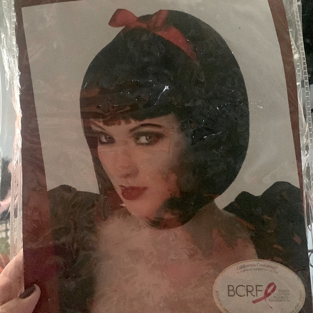 Snow White wig